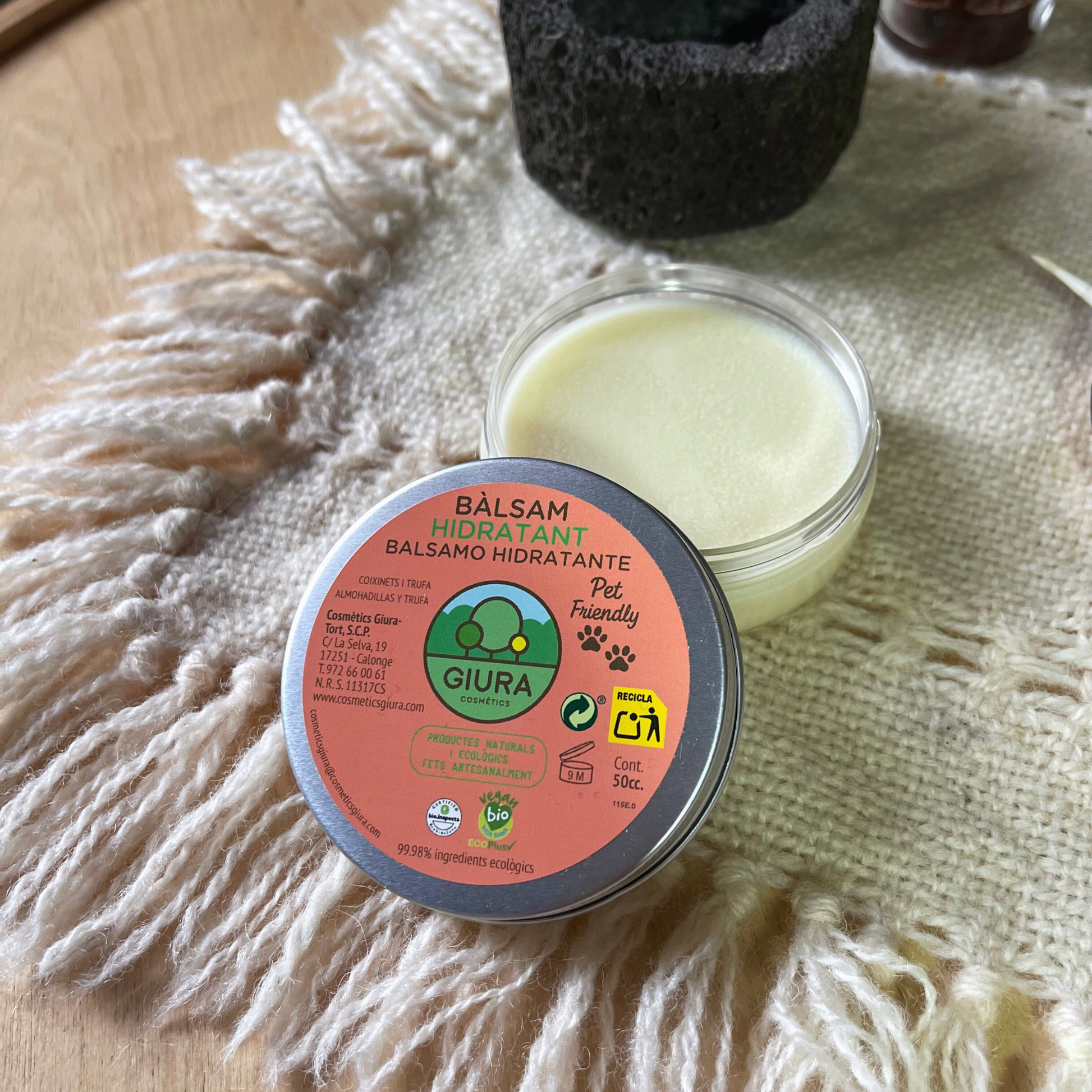 pawstead_paw_balm_texture1